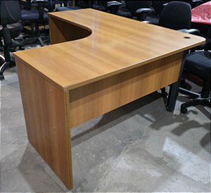 Mesa de Escritório em L Usada 160x140cm Tampo 25mm Amadeirado * c/ Avaria*