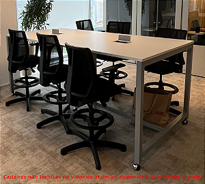 Mesa Alta Estação de Trabalho Colaborativa 6 Posições Base Alta c/ Rodizios 2,40m x 1,20m c/ 2Caixas de Tomadas