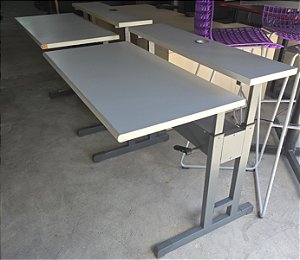 Estação de Trabalho ABNT 1,00 x 0,75m (Tampos c/ Regulagem de Altura Independente 64~82cm)