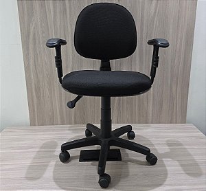 Cadeira Executiva Usada Base Giratória c/ Regulagem Incl/Alt. do Encosto - SEMINOVA