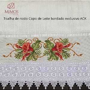TOALHA BORDADA À MÃO MODELO ROSTO 50 X 80 CM