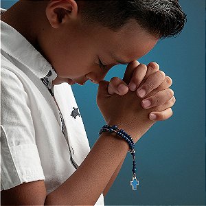 Pulseira Terço Infantil Azul Regulável Cruz Resinada