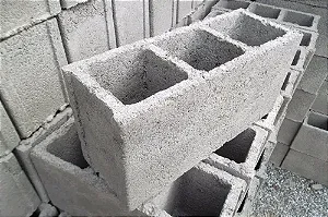 Bloco de Concreto 14cmx19cmx39cm Comum 3Mpa