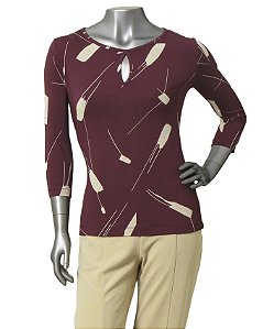 BLUSA VINHO ESTAMPADA DECOTE GOTA