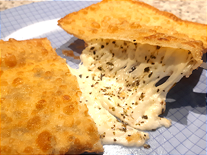 Pastel Minas com Orégano