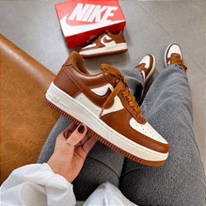 Nike Air Force 1 Feminino Courino Luxo - Caramelo