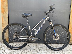 Bicicleta Corratec preta e azul - USADA