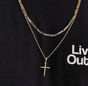 Corrente masculina com pingente de Cruz