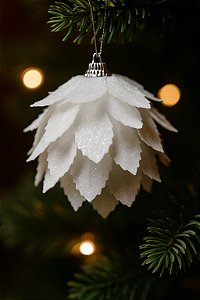 ENFEITE NATALINO 8CM PINHA BRANCA