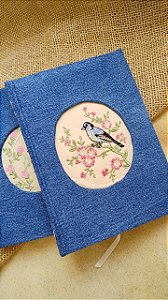 Caderno Bordado Pássaros com Flores