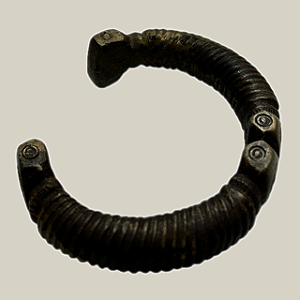 Bracelete Tribal, Protomoeda Fulani – Mali – África Ocidental, Séc. XX