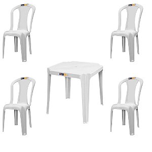 Conjunto de mesa Coruripe com 4 cadeiras plásticas sem braço