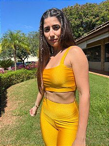 Conjunto trilobal amarelo