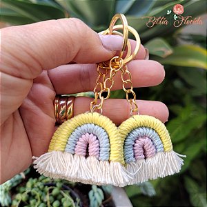 Chaveiro Arco íris Macramé - Bíblia Florida