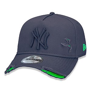 Boné New Era Destroyed New York Yankees 940 Damage Cinza