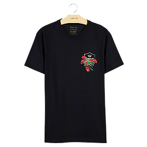 Camiseta Osklen Vintage Brasão Flores Black