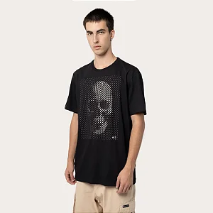 Camiseta Mcd Regular Caveira Relevo Black
