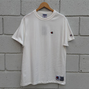 Camiseta Champion Pes Mc Logo Embroidery Off White