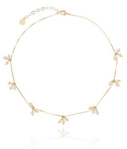 COLAR COM PERÓLAS BRANCAS