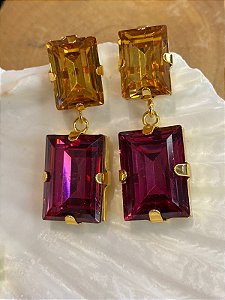 BRINCO CHATON QUADRADO FUCSIA E DOURADO