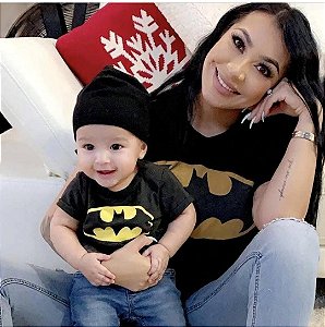 T-Shirt Feminina Batman Tal Mãe Tal Filhos