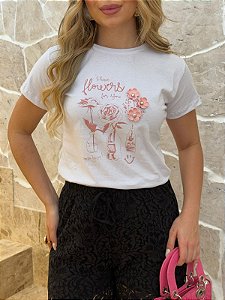 TSHIRT FEMININA ALGODÃO FLOWERS COM APLICAÇÃO / BRANCA