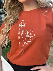 TSHIRT FEMININA ALGODÃO DUAS FLORES PONTO DE LUZ / TERRA COTA