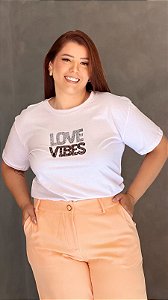 TSHIRT PLUS SIZE FEMININA LOVE VIBES / BRANCA