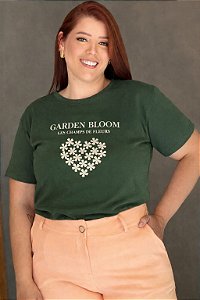 TSHIRT PLUS SIZE FEMININA CORAÇÃO COM PEROLAS / VERDE MILITAR