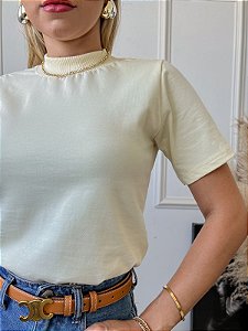 TSHIRT FEMININA ALGODÃO GOLA ALTA OFF WHITE