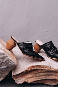 Mule Preto Salto Madeira