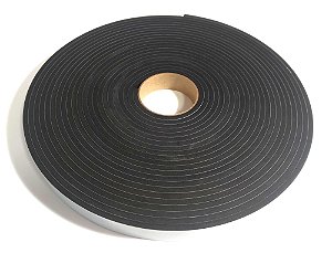 Fita de Vedação em EVA Preto Com Adesivo 1 lado 4mm x 20mm x 10m