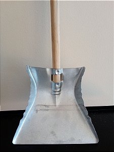 PÁ DE LIXO DE METAL CABO LONGO