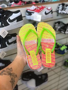 Chinelo Verde e Rosa