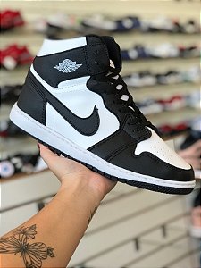 Nike Jordan Mid 1 Preto e Branco