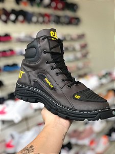 Bota Caterpillar Marrom Escuro