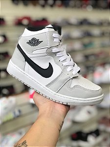 Nike Jordan 1 Mid Branco e Cinza