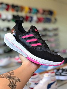 Tênis Ultraboost Preto e Rosa