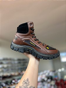 Bota Caterpillar Outline ST Marrom Café