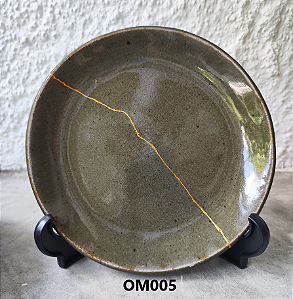 Prato de Ceramica Redondo Medio (Restaurado) Kintsugi Hideko Cinza