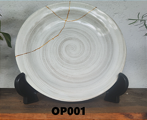 Prato de Ceramica Redondo Pequeno Branco (Restaurado) Kintsugi