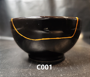 Chawan de Ceramica Preto Pequeno Decorado Kintsugi