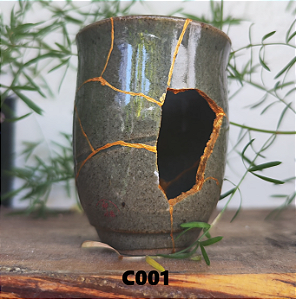 Copo de Ceramica Restaurado Kintsugi Coleção Fragmento