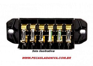 Caixa de Fusivel usada Lada Niva original a Menor a auxiliar REf. 1017