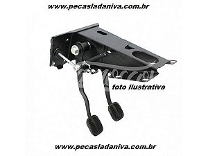 Pedaleira Completa c/ pedal  de freio e pedal de embreagem Lada Niva (usado) Ref.1030
