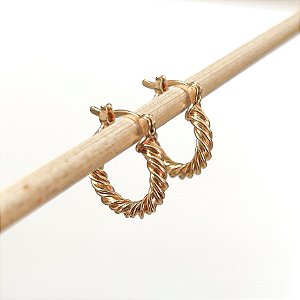 Argola Vírginia Torcida em Banho Ouro18k