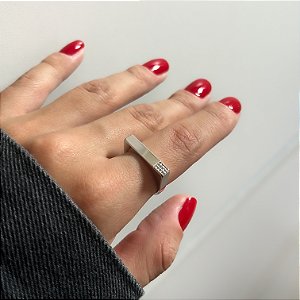 Anel Vitoria com Micro Zircônias em Banho Ródio Branco