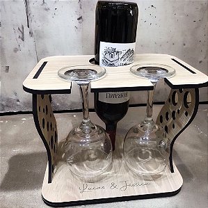 Porta-vinho e taças