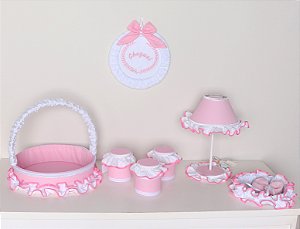 Kit Acessórios Quarto De Bebê Realeza Rosa com Branco 07 peças