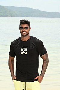 Camisa Preta X Furta-Cor